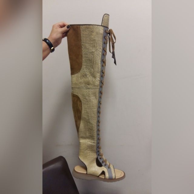Moteriški batai